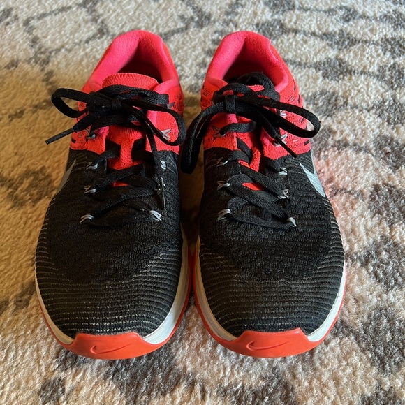 Women’s Nike DSX Flyknit Metcon - Picture 2 of 6